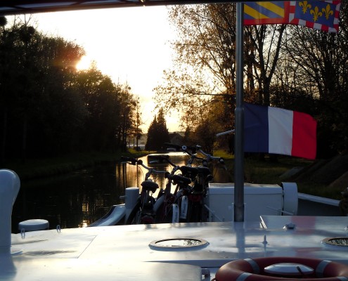 Sunset onboard C'est la Vie Barge © Barge Vacations