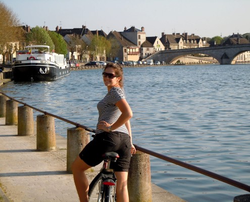 Cycling along the canals - C'est la Vie Barge © Barge Vacations