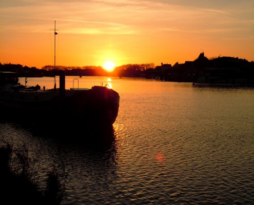 Enjoying the spa on Tango Barge - Canal du Midi © Barge Vacations